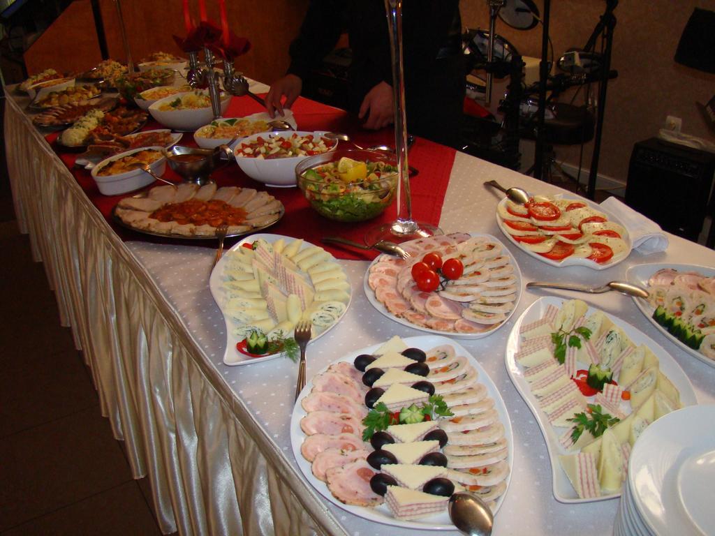 Hotel Helin - Calea Bucuresti ไกรโอวา ภายนอก รูปภาพ