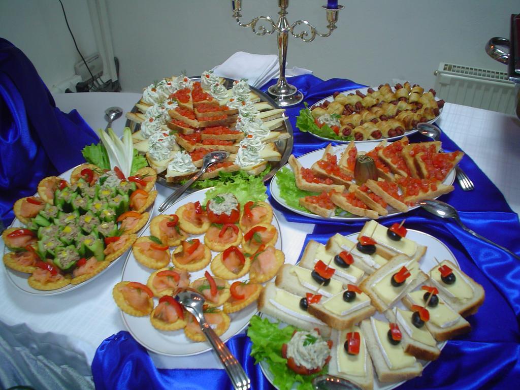 Hotel Helin - Calea Bucuresti ไกรโอวา ภายนอก รูปภาพ