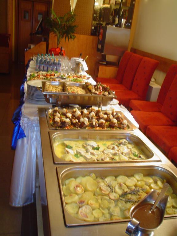 Hotel Helin - Calea Bucuresti ไกรโอวา ภายนอก รูปภาพ