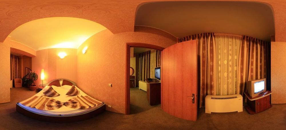Hotel Helin - Calea Bucuresti ไกรโอวา ภายนอก รูปภาพ
