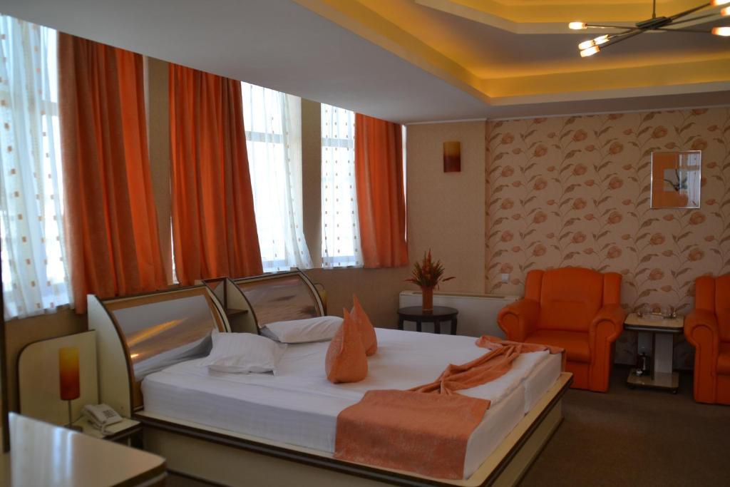 Hotel Helin - Calea Bucuresti ไกรโอวา ห้อง รูปภาพ