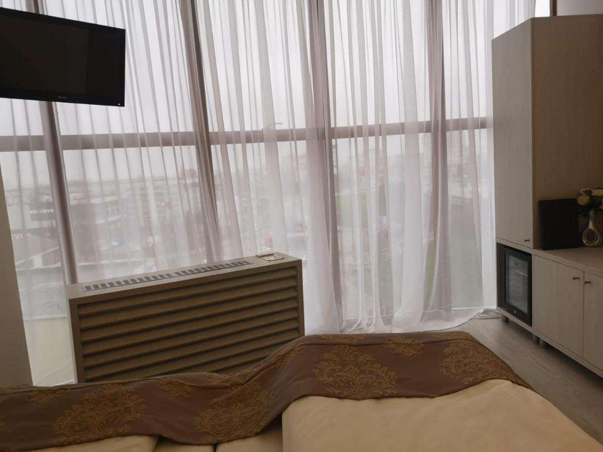 Hotel Helin - Calea Bucuresti ไกรโอวา ภายนอก รูปภาพ